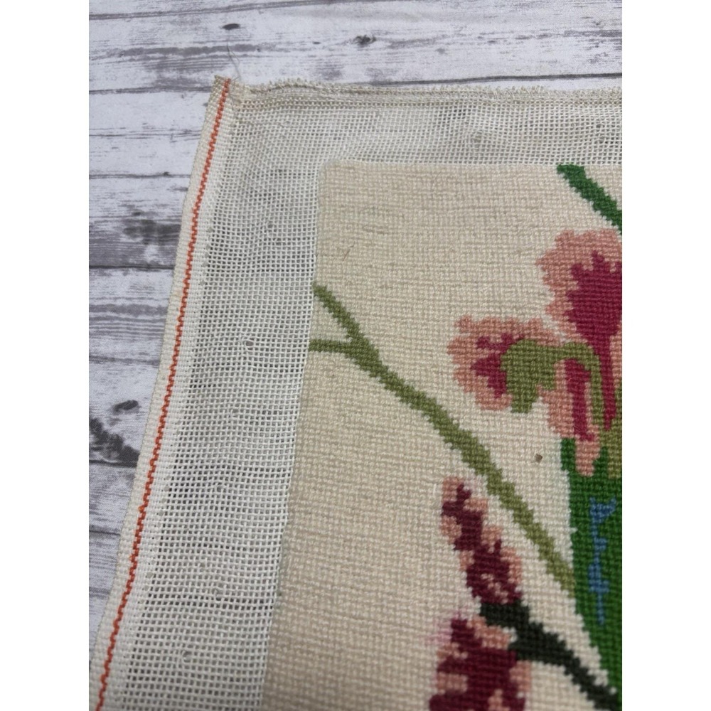 Original Vintage Hand Embroidery Yarn Needlepoint Pansies Flower 14x17" Unframed - Picture 3 of 9